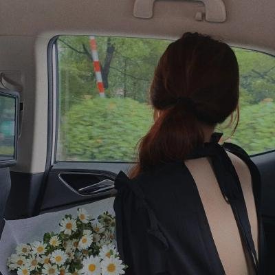 穿成女配后，公主她不伺候了